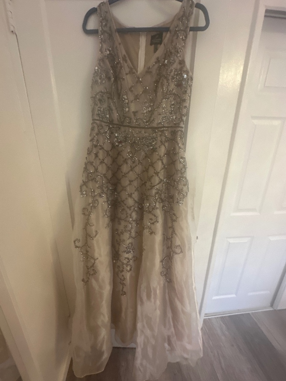 Adrianna Papell: Size 8, Gold Gown